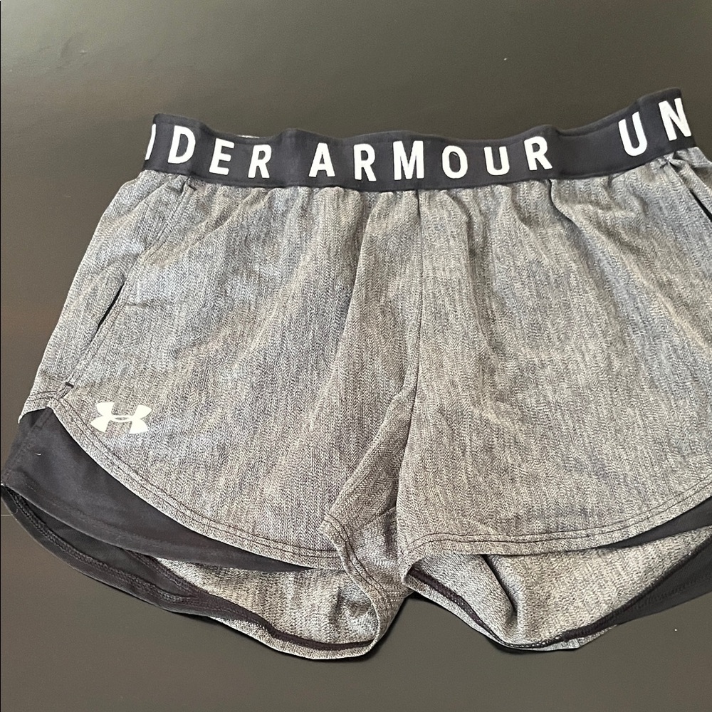 Under Armour Black Tank and Gray Shorts Set - Picture 3 of 9